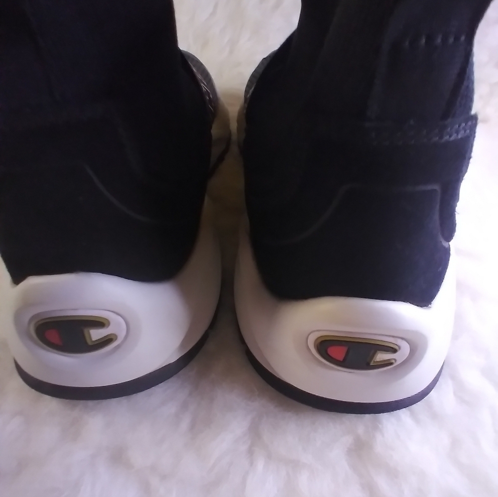 Champion sock style sneaker size 9M mens - Picture 4 of 8